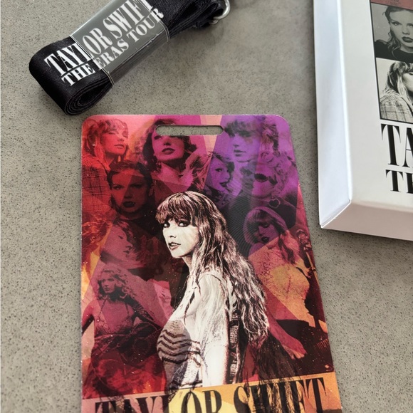 “ I Remember It All Too Well “
Taylor Swift Eras Tour VIP Merchandise Package - Picture 11 of 14